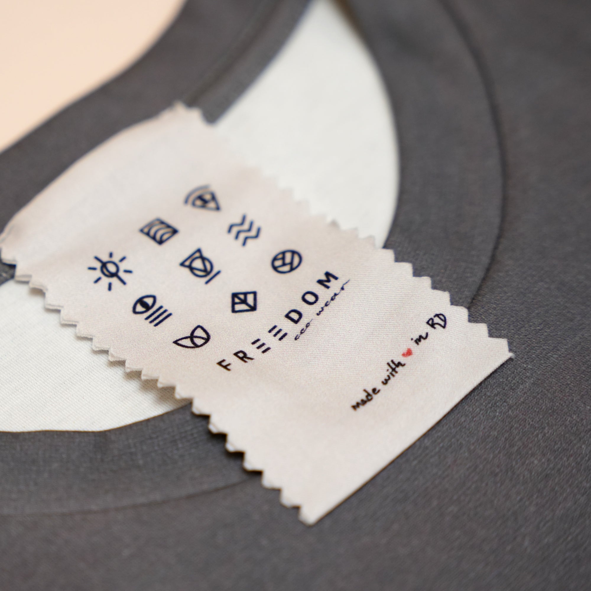 Fibonacci Tee in Black 33/Green